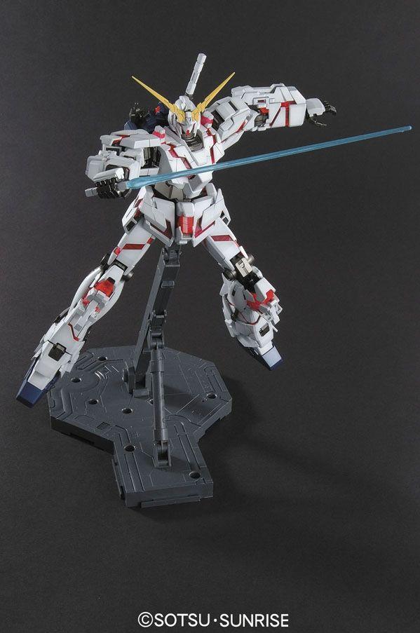 Gundam 1/100 MG RX-0 Unicorn Gundam (OVA) Full Psycho-Frame Model Kit