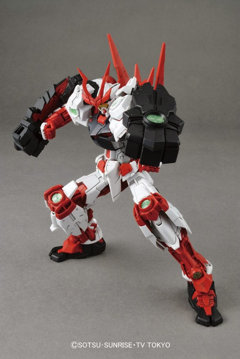 Gundam 1/100 MG Build Fighters Sengoku Astray Gundam Model Kit